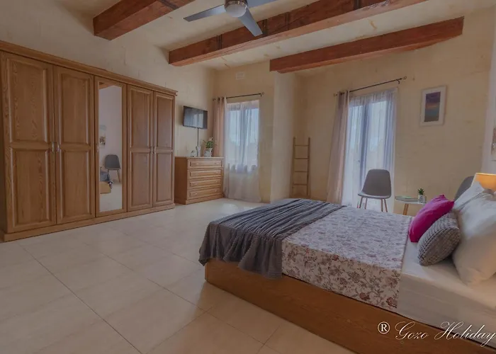 Hollies Casa vacanze Qala