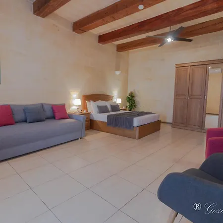 Hollies Tatil Evi Qala