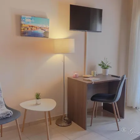 Hollies Tatil Evi *